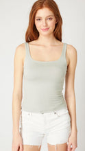 Load image into Gallery viewer, Basic Scoop Neck Tank Top
